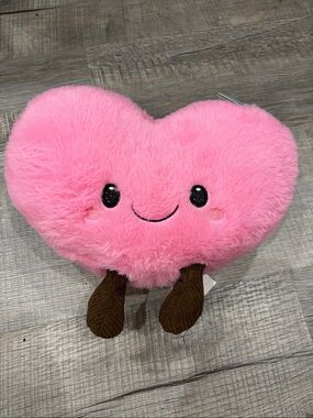 Plush Heart Accent Pillow — Soft Pink Smiley Design